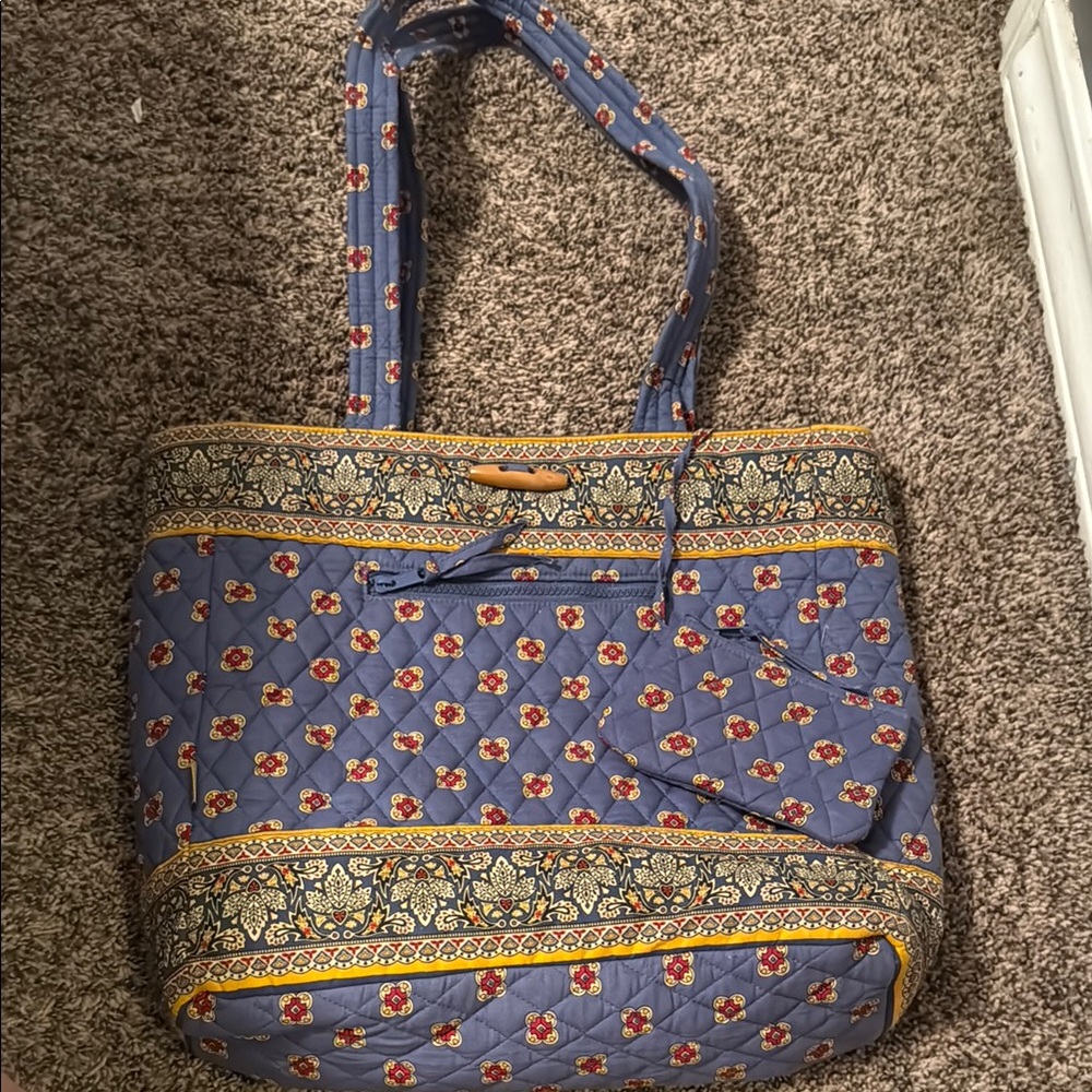 MaggieB floral quilted tote bag with coin purse